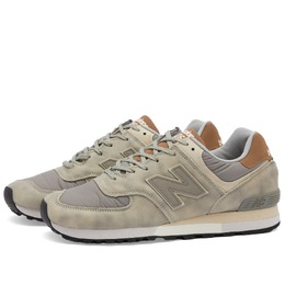 New Balance: Серые кроссовки 