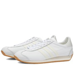 Adidas: Белые кроссовки 