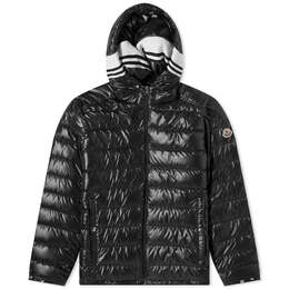 Moncler: Чёрная куртка 