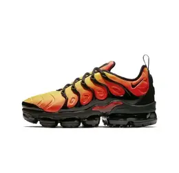 Nike: Оранжевые кроссовки Air Vapormax Plus