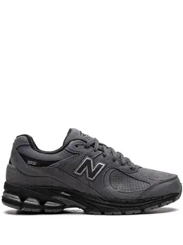 New Balance: Чёрные кроссовки  2002R