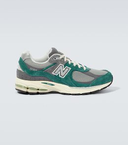 New Balance: Зелёные кроссовки  2002R