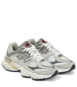 New Balance: Серые кроссовки 