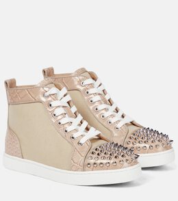 Christian Louboutin: Бежевые кроссовки  Lou Spikes