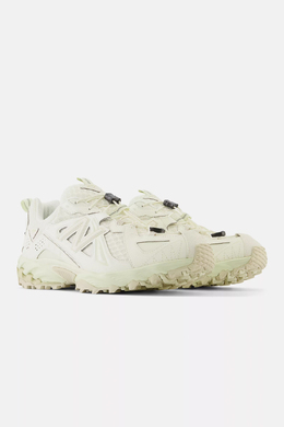 New Balance: Серые кроссовки 