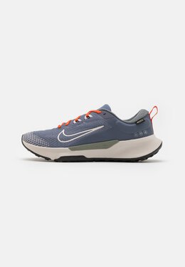 Nike: Светлые кроссовки 