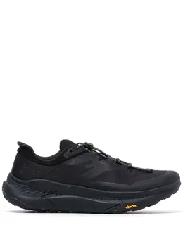 HOKA: Чёрные кроссовки 