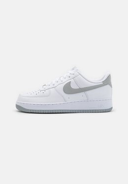 Nike: Белые кроссовки  Air Force 1