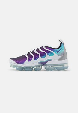 Nike: Белые кроссовки  Air Vapormax Plus