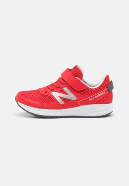 New Balance: Красные кроссовки 