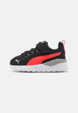 PUMA: Чёрные кроссовки  Anzarun Lite