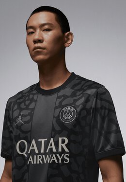 Nike: Футболка  Paris