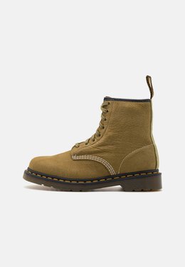 Dr. Martens: Ботинки  1460