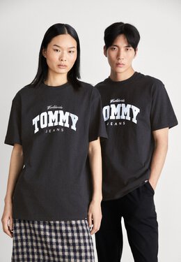 Tommy Jeans: Футболка с принтом 