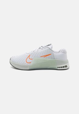 Nike: Белые кроссовки 