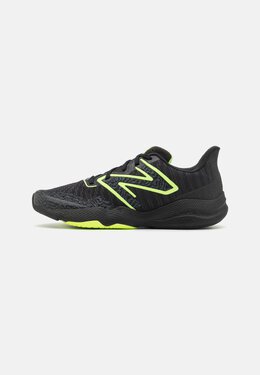 New Balance: Чёрные кроссовки  FuelCell