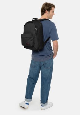 Eastpak: Чёрный рюкзак  Out Of Office