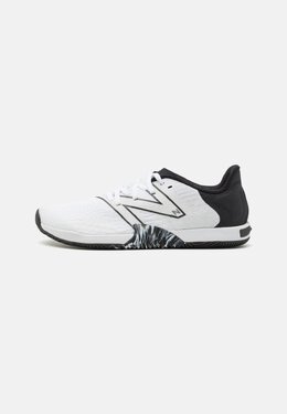 New Balance: Белые кроссовки 