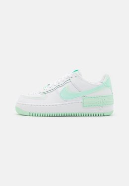 Nike: Белые кроссовки  AF1 Shadow
