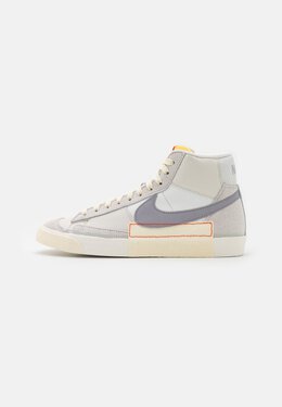 Nike: Белые кроссовки Blazer Mid 77