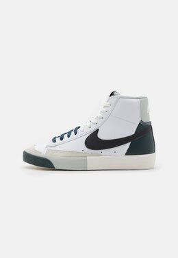 Nike: Кеды  Blazer Mid 77