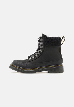 Dr. Martens: Ботинки  1460