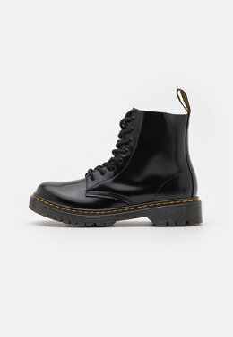 Dr. Martens: Ботинки  1460 Pascal