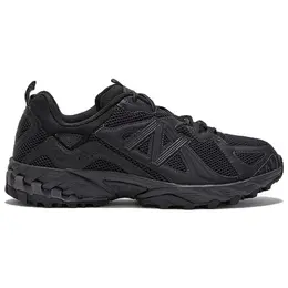 New Balance: Чёрные кроссовки 