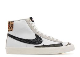 Nike: Белые кроссовки  Blazer Mid