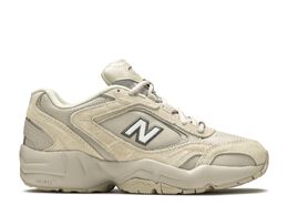 New Balance: Бежевые кроссовки  452