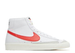 Nike: Белые кроссовки  Blazer Mid 77 Vintage