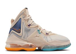 Nike: Белые кроссовки 