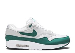 Nike: Зелёные кроссовки  Air Max 1