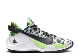 Nike: Зелёные кроссовки  Zoom Freak 2