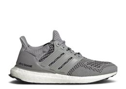 Adidas: Серые кроссовки  UltraBoost