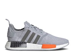 Adidas: Серебристые кроссовки  NMD_R1