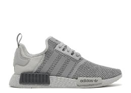 Adidas: Серые кроссовки  NMD_R1