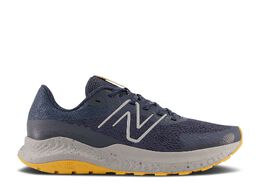 New Balance: Золотые кроссовки 