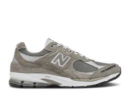 New Balance: Серые кроссовки  2002R