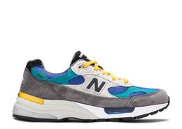 New Balance: Серые кроссовки  992