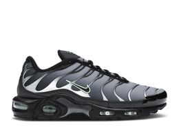 Nike: Зелёные кроссовки  Air Max Plus