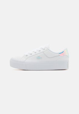 Lacoste: Белые кроссовки 