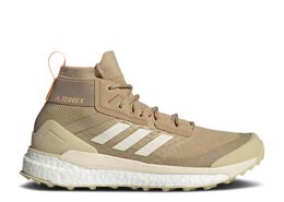 Adidas: Бежевые кроссовки  Terrex Free Hiker Primeblue