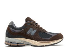 New Balance: Коричневые кроссовки 2002R