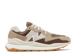 New Balance: Чёрные кроссовки  57/40