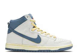 Nike: Белые кроссовки  Dunk High