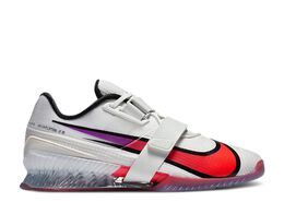 Nike: Белые кроссовки  SE