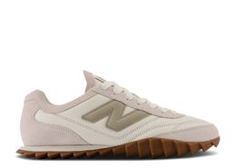 New Balance: Бежевые кроссовки 