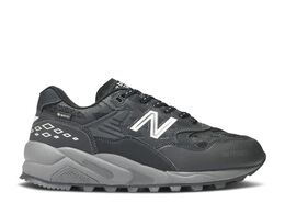 New Balance: Чёрные кроссовки 