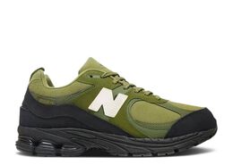 New Balance: Зелёные кроссовки  2002R